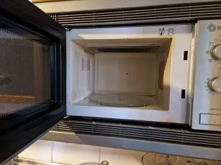 Microondas Balay Acero Inoxidable con rejilla.