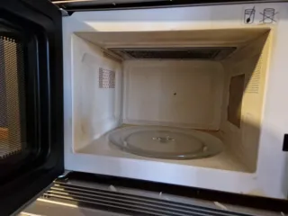 Microondas Balay Acero Inoxidable con rejilla.