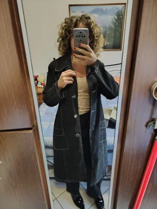 Cappotto in jeans nero/grigio con spalline rigide