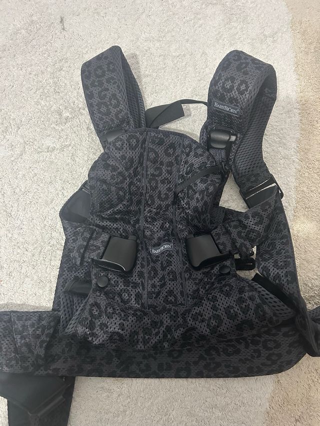 Mochila Porta Bebés BabyBjörn Leopardo