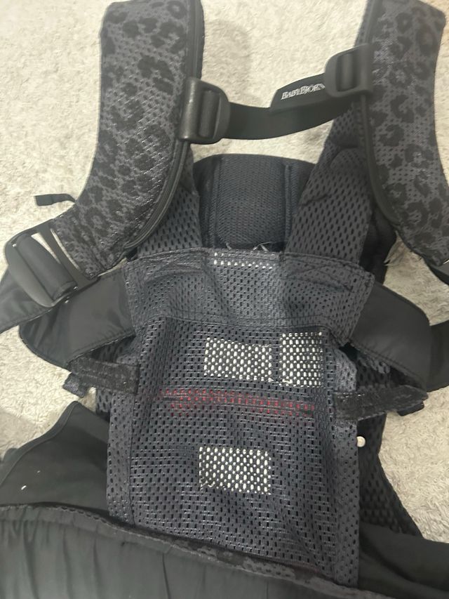 Mochila Porta Bebés BabyBjörn Leopardo