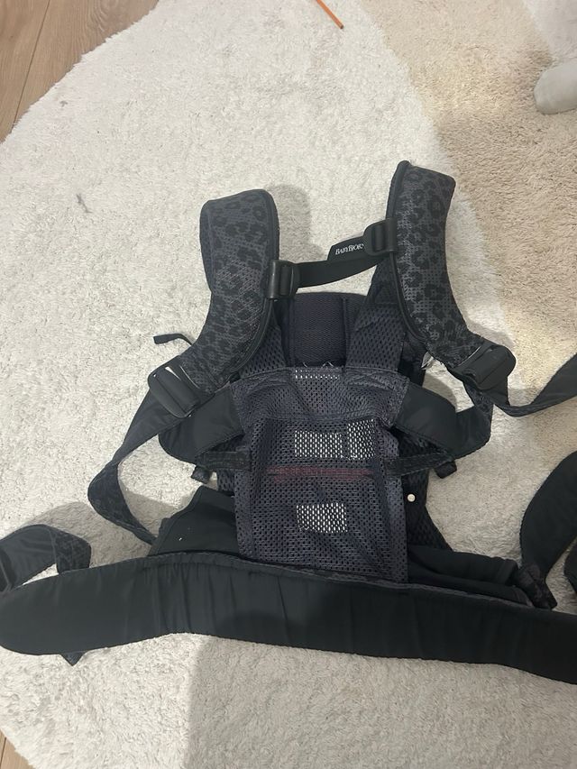 Mochila Porta Bebés BabyBjörn Leopardo