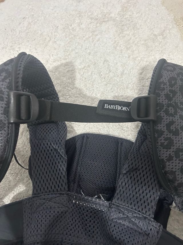 Mochila Porta Bebés BabyBjörn Leopardo