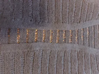 Chaleco negro hecho a mano de punto