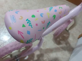 Bicicleta infantil sin pedales rosa