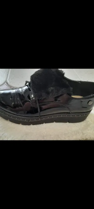 Zapatos charol mujer T.39