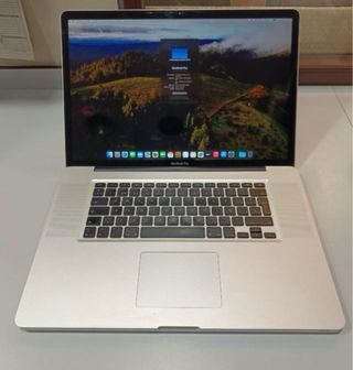 MacBook Pro 17 Apple
