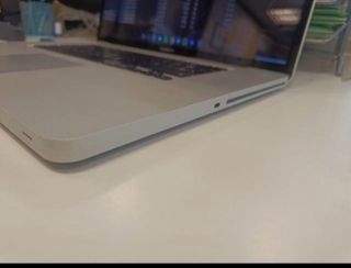 MacBook Pro 17 Apple