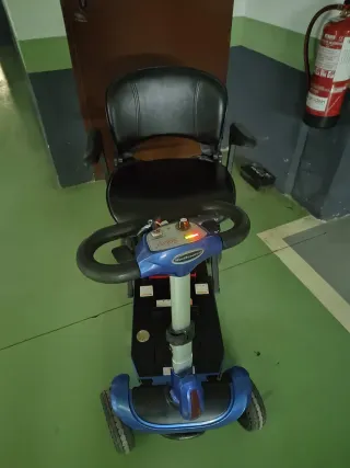 Scooter Plegable Azul (SIN ENVIO, SOLO EN PERSONA)