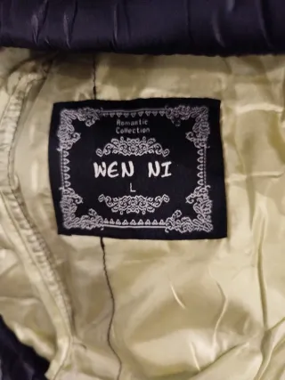 Chaqueta acolchada neopreno con etiqueta