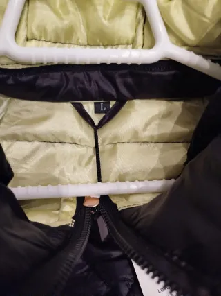 Chaqueta acolchada neopreno con etiqueta