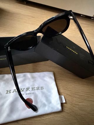 Gafas de sol Hawkers negras y rosas