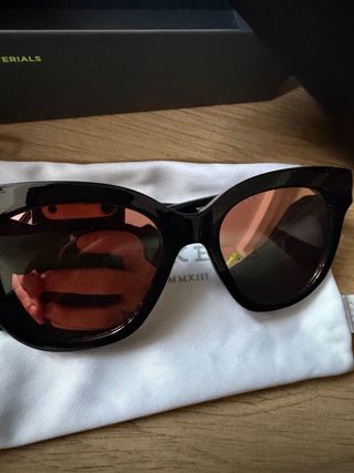 Gafas de sol Hawkers negras y rosas