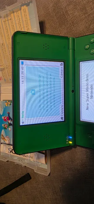 Nintendo DSi XL Verde