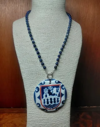 Colgante Sargadelos y collar jade y plata