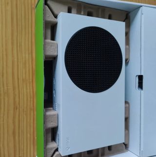 Xbox Series S Blanca + Mando