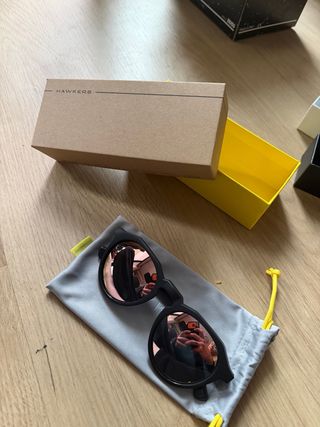 Gafas de sol Hawkers negras y rosas