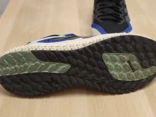 Zapatillas Adidas Negras y Azules