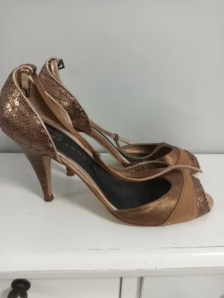 Zapatos Sacha London Dorados Talla 38