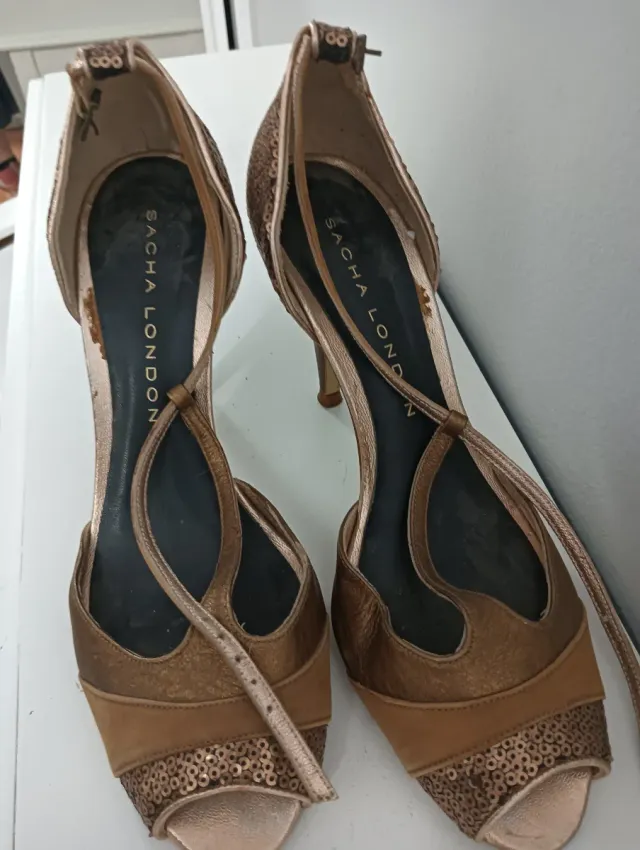 Zapatos Sacha London Dorados Talla 38