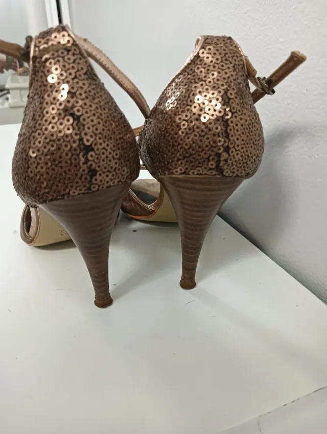 Zapatos Sacha London Dorados Talla 38