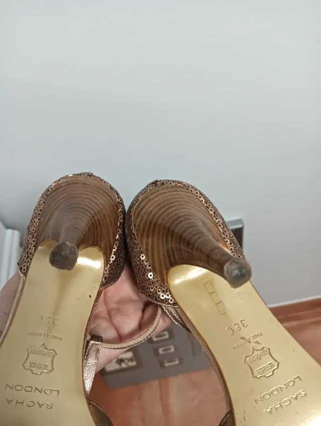 Zapatos Sacha London Dorados Talla 38