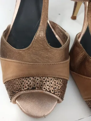 Zapatos Sacha London Dorados Talla 38