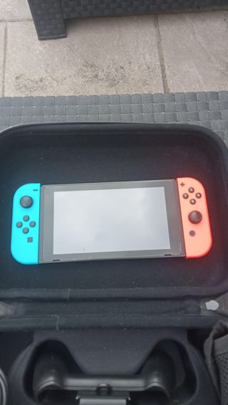 Nintendo Switch Azul y Roja