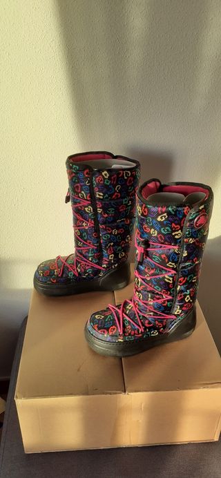 Botas de Nieve Crocs Multicolor con Cordones Rosas
