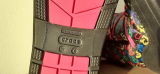 Botas de Nieve Crocs Multicolor con Cordones Rosas