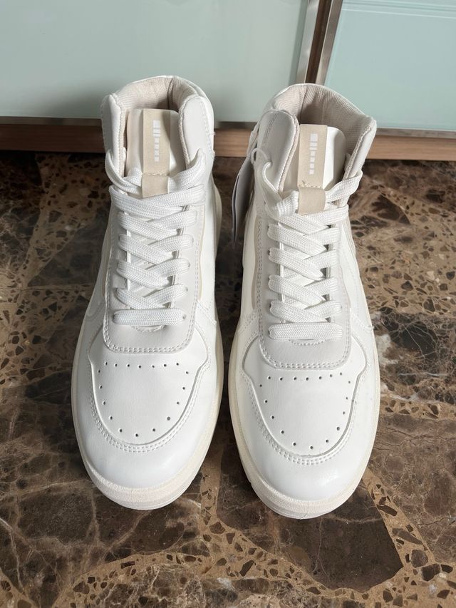 Zapatillas deportivas altas blancas