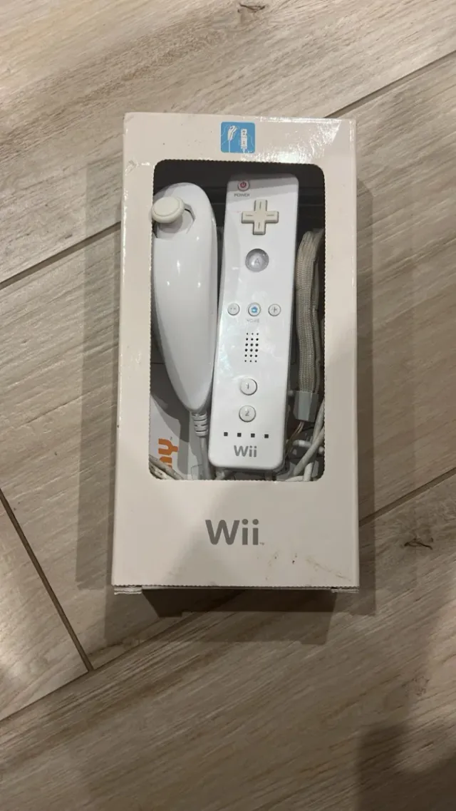 Consola Nintendo Wii Blanca + 6 Mandos y Volantes