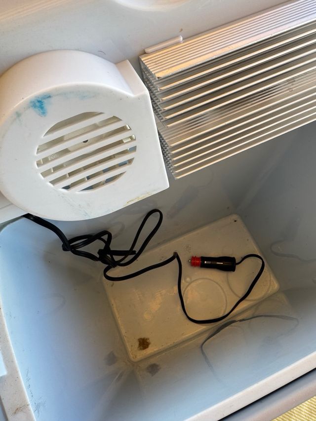 Nevera portátil Ezetil azul y gris