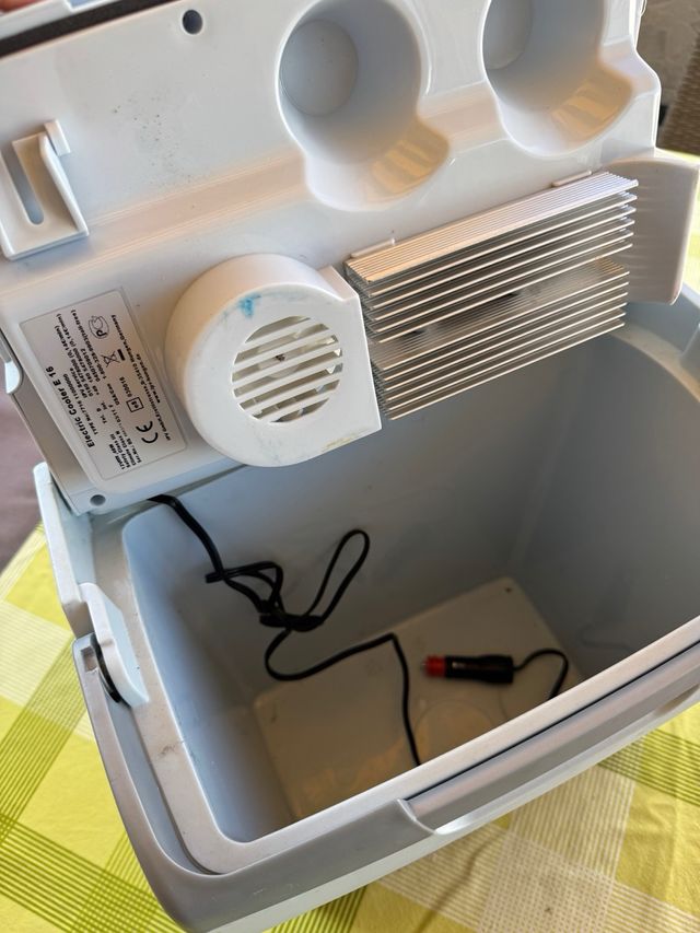 Nevera portátil Ezetil azul y gris