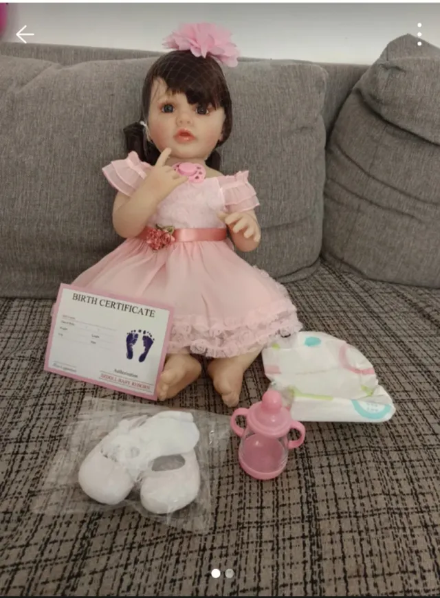 Muñeca Reborn  realista.Nueva. Con pelo largo.