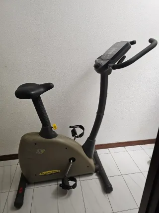 Bicicleta Estática BH Fitness ProAction