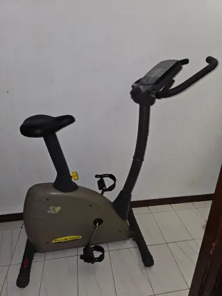 Bicicleta Estática BH Fitness ProAction