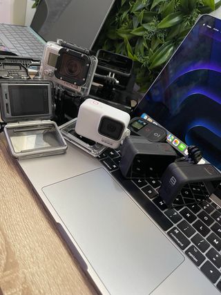 Lotto di 5 fotocamere sportive GoPro Hero + accessori