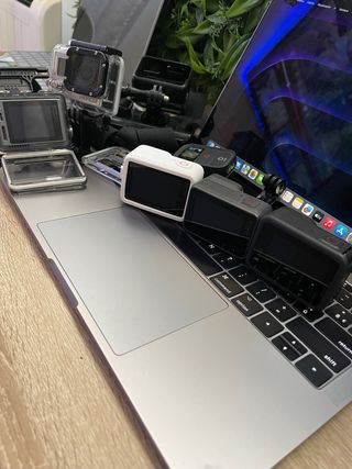 Lotto di 5 fotocamere sportive GoPro Hero + accessori