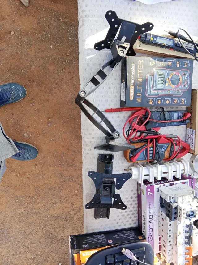 Soporte TV ANENG articulado