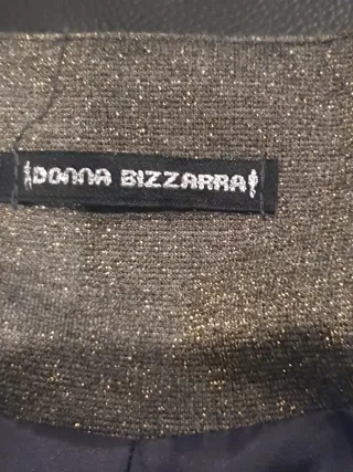 Chaqueta corta marron dorada con cremallera