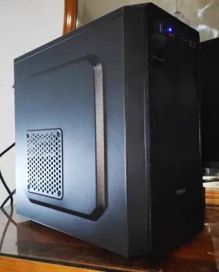 PC I5 9600K, 16GB, GTX 1070 8GB.