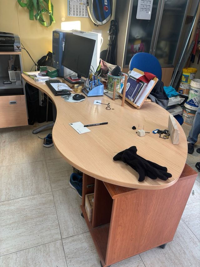 Mesa de oficina/casa madera y metal