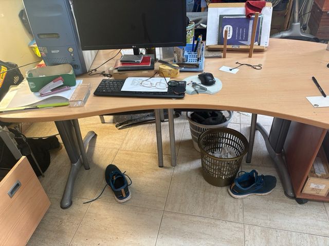 Mesa de oficina/casa madera y metal