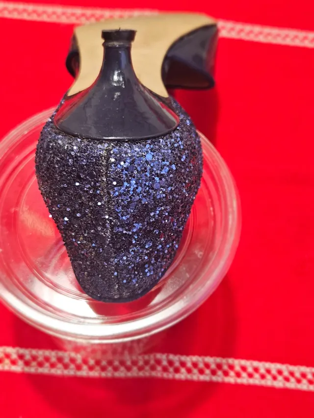 Zapatos de fiesta azules con brillos