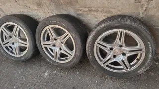 Llantas de aleación con neumáticos son 3