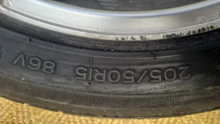 Llantas de aleación con neumáticos son 3