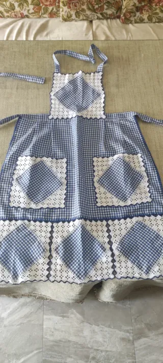 Delantal vintage cuadros azul y blanco