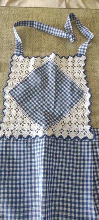Delantal vintage cuadros azul y blanco