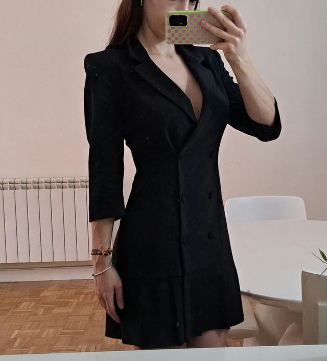 Vestido negro tipo blazer Zara